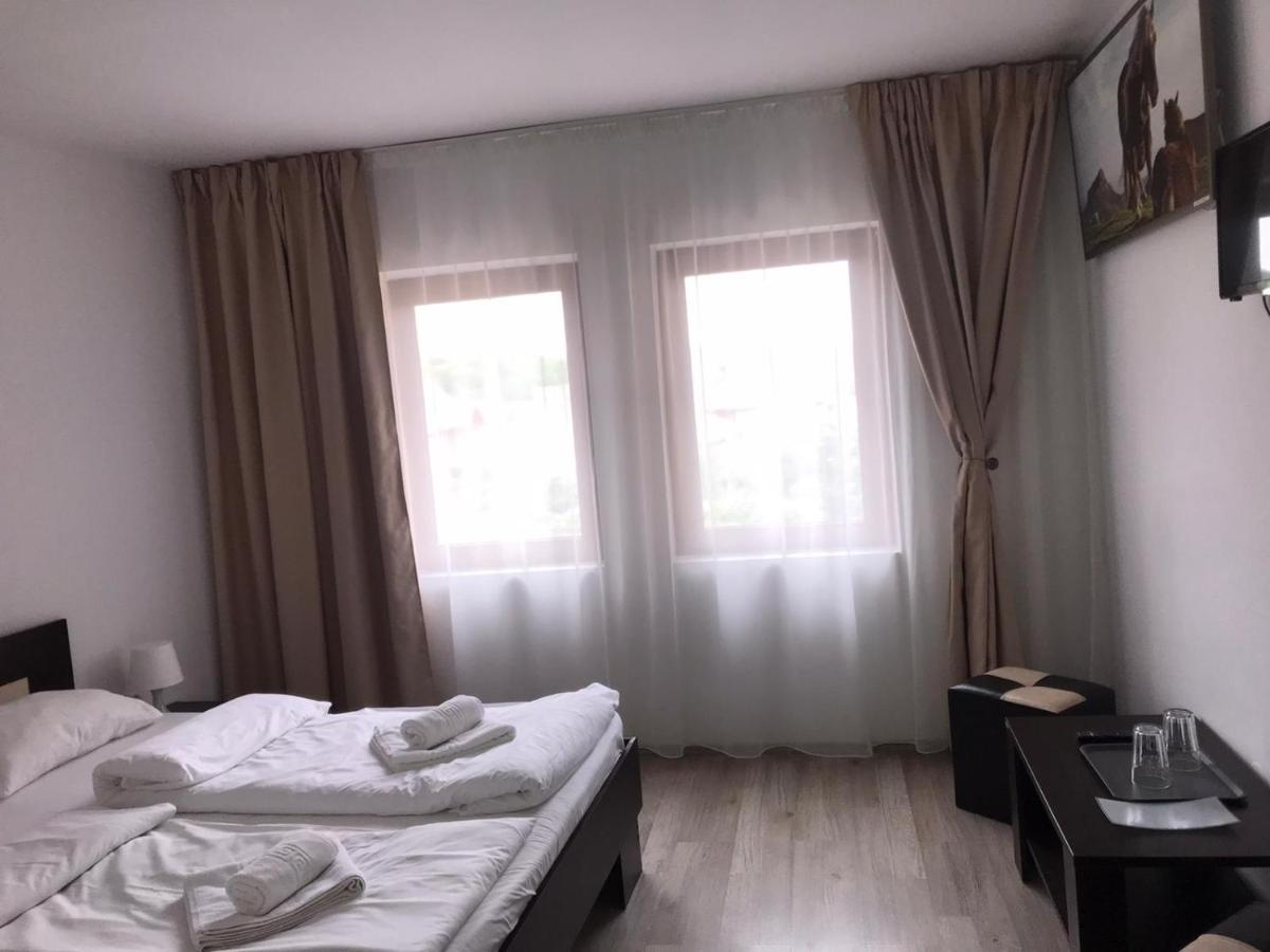 Pensiune Restaurant Indus Ocna Sibiului Esterno foto